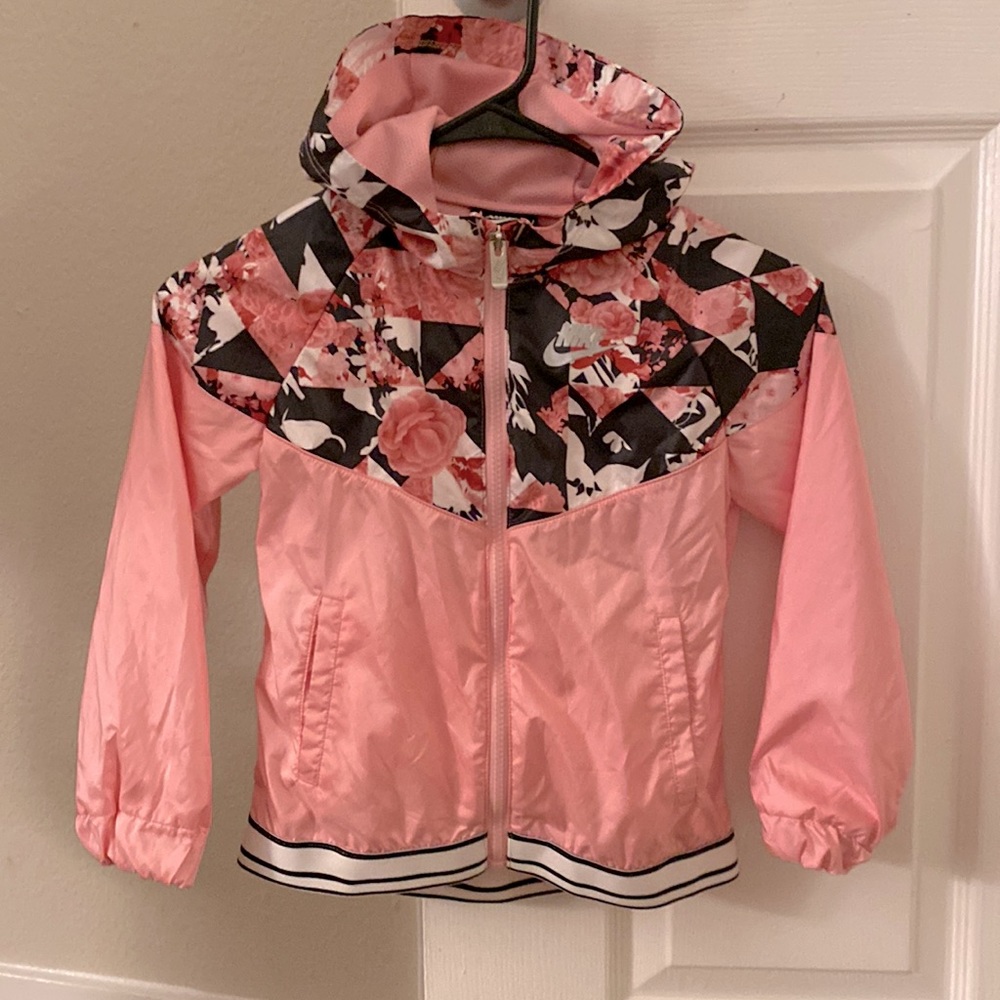 GIRL SZ 6 FLORAL NIKE WINDBREAKER